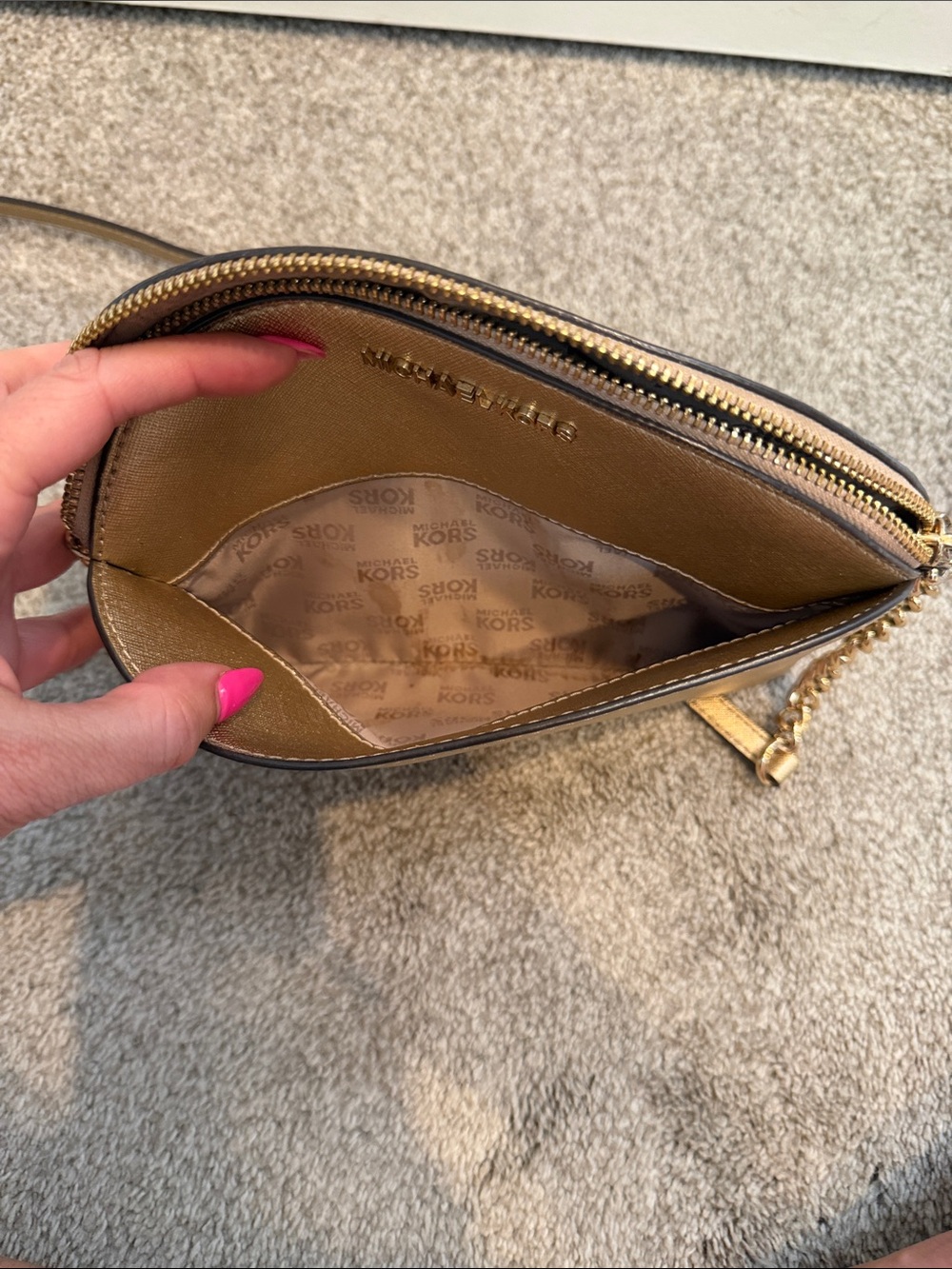 Michael Kors Tan Pebbled Crossbody with Gold Chain Strap - Picture 6 of 7